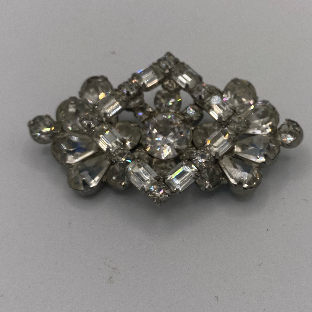 Signed Weiss Silvertone Clear Rhinestone Brooch P… - image 7